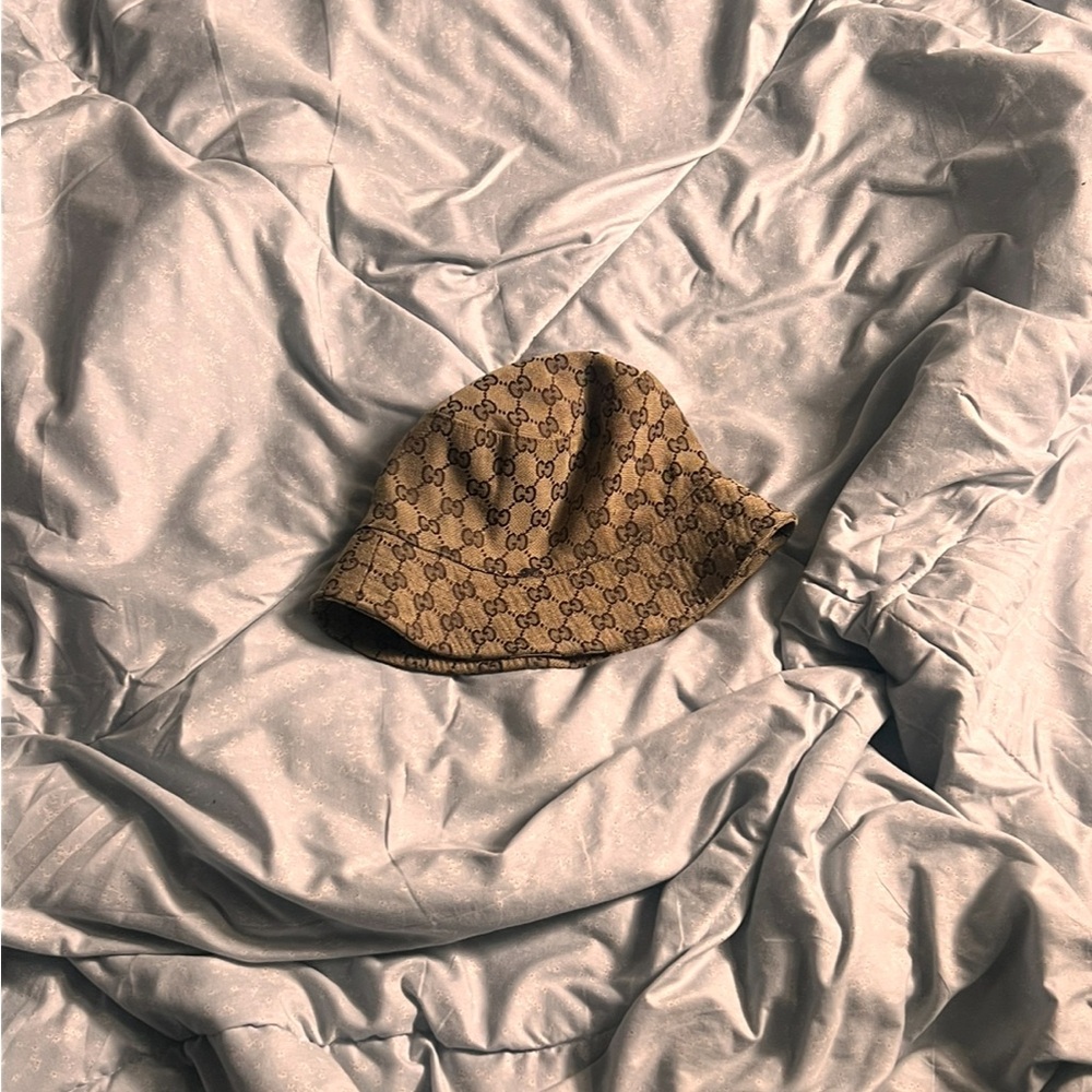 Gucci, brown, Size Medium